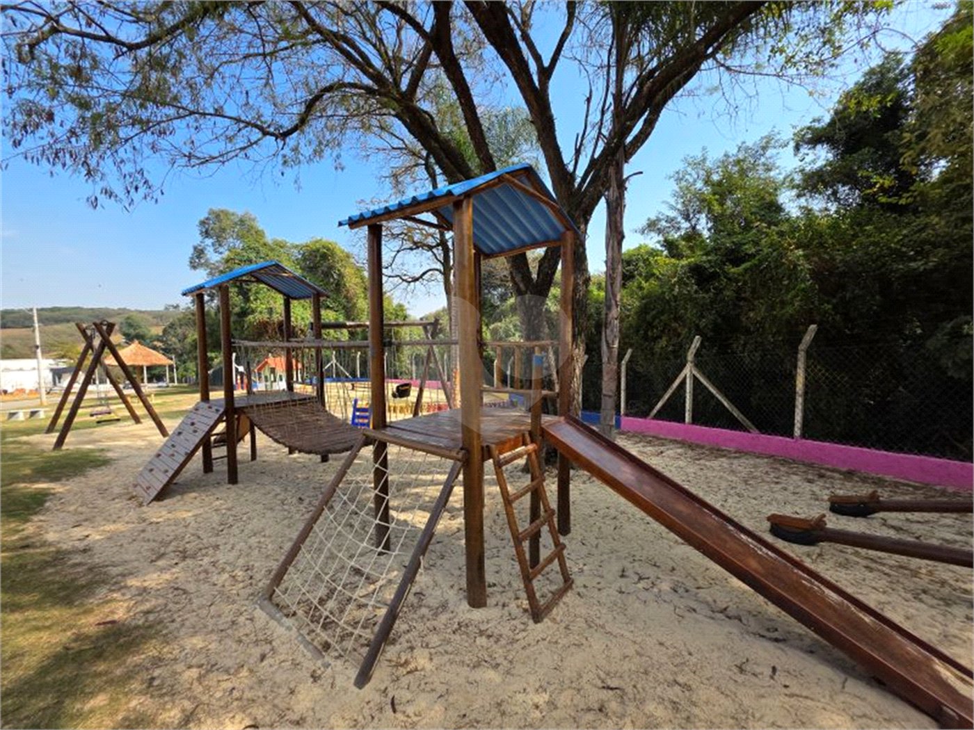 Casa à venda com 3 quartos, sendo 1 suíte,  no condomínio Jardim Residencial Villagio Ipanema I, Sorocaba - SP