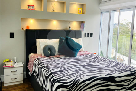 Casa à venda com 3 suítes em Jardim Londrina, São Paulo, SP