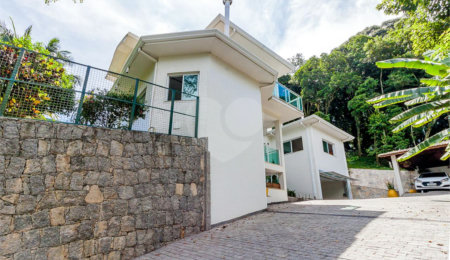 Casa à venda com 4 suítes no condomínio Jardimm Montanha Portão I, Mairiporã - SP
