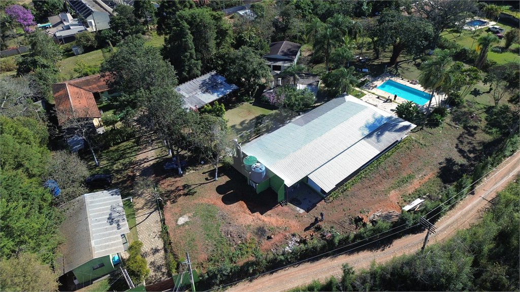 Chácara à venda com 3 quartos, sendo 2 suítes, em Jardim Estância Brasil, Atibaia, SP