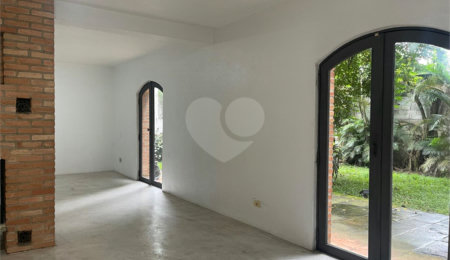 Casa para alugar com 4 quartos, sendo 3 suítes,  em Alto da Boa Vista, São Paulo, SP
