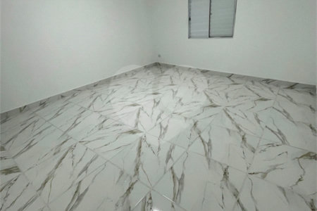 Sobrado à venda com 3 quartos em Vila Laís, São Paulo, SP