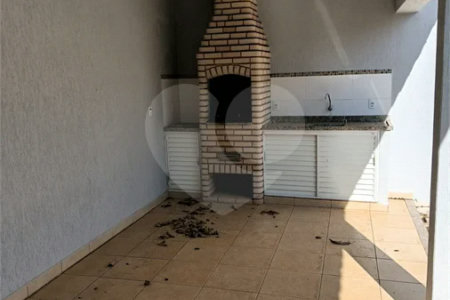 Casa à venda com 3 quartos, sendo 1 suíte,  no condomínio Residencial Eldorado, São Carlos - SP