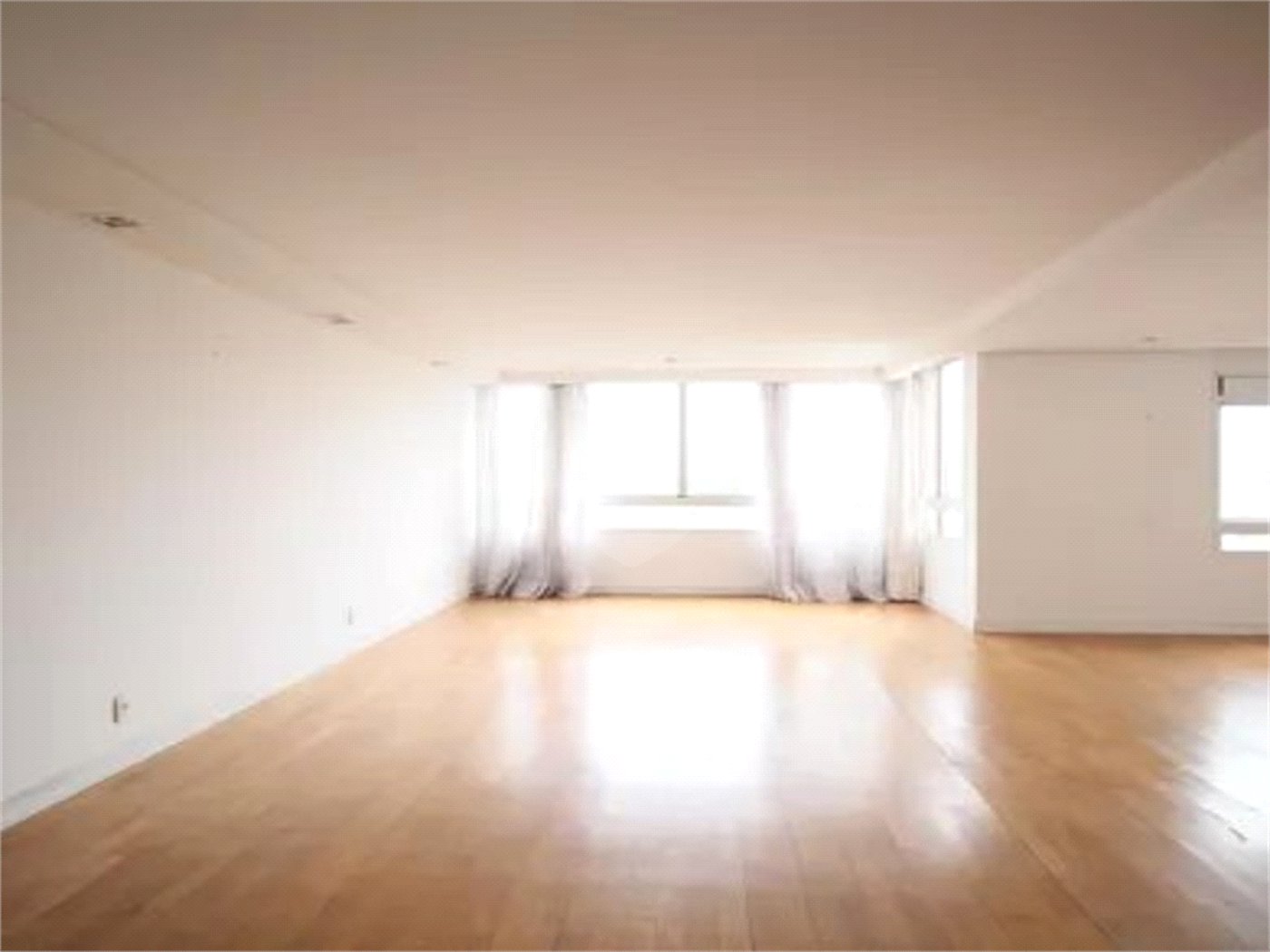 Apartamento à venda com 3 quartos, sendo 2 suítes,  em Paraíso do Morumbi, São Paulo, SP