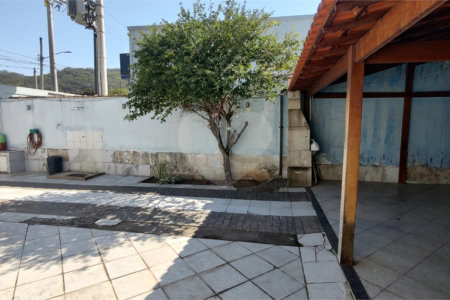 Casa à venda com 3 quartos, sendo 1 suíte, em Cosmos, Rio de Janeiro, RJ