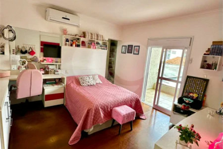 Casa de Alto Padrão à Venda no Parque dos Pássaros – 350 m²