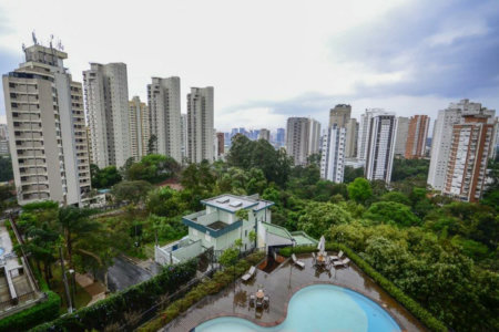 Apartamento à venda com 4 quartos, sendo 2 suítes,  em Paraíso do Morumbi, São Paulo, SP