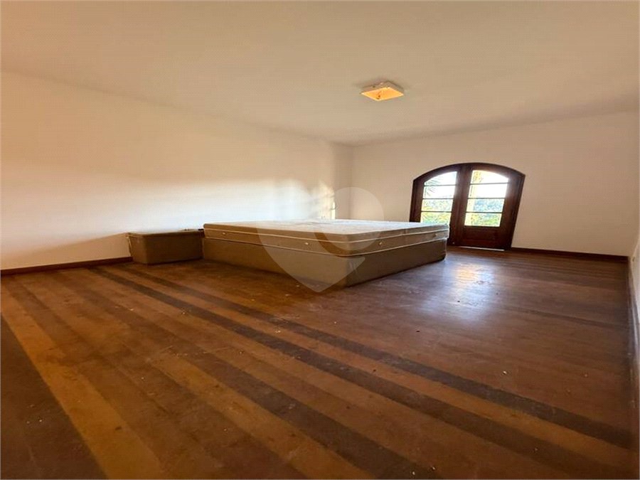 Casa à venda com 6 quartos, sendo 2 suítes, no condomínio Alpes de Mairiporã, Mairiporã - SP