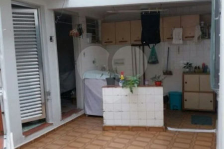 Casa à venda com 3 quartos no condomínio Travessa Quefren,21, São Paulo - SP