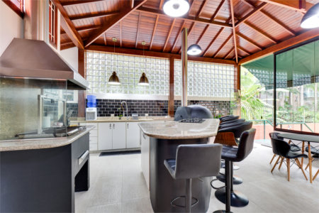 Casa à venda com 4 suítes em Chácara Monte Alegre, São Paulo, SP