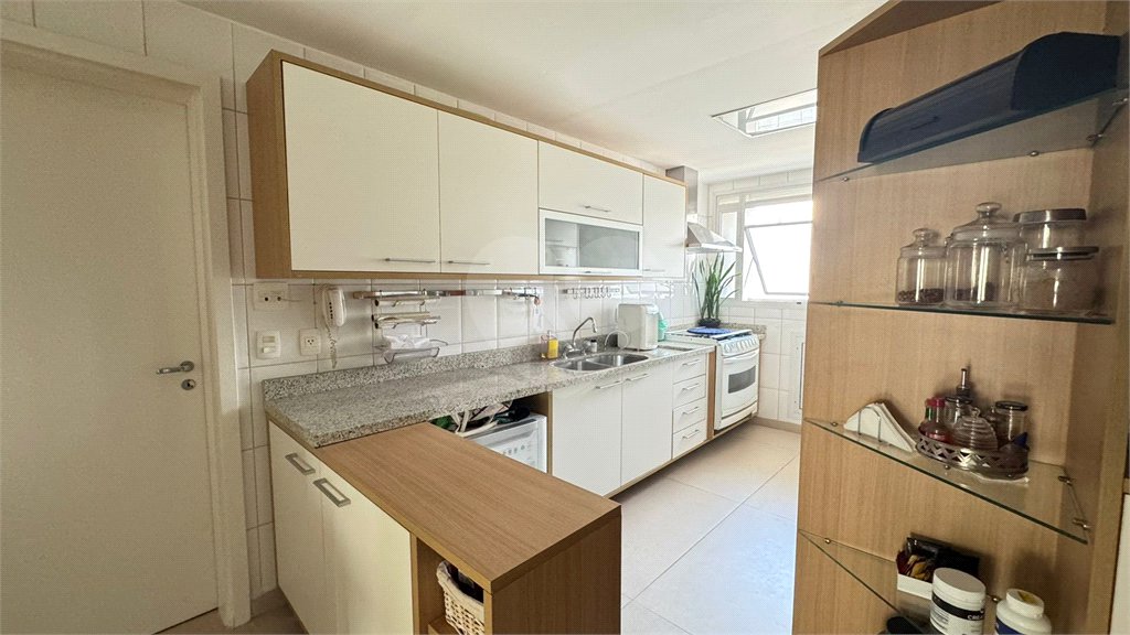 Apartamento à venda com 3 suítes em Moema, São Paulo, SP