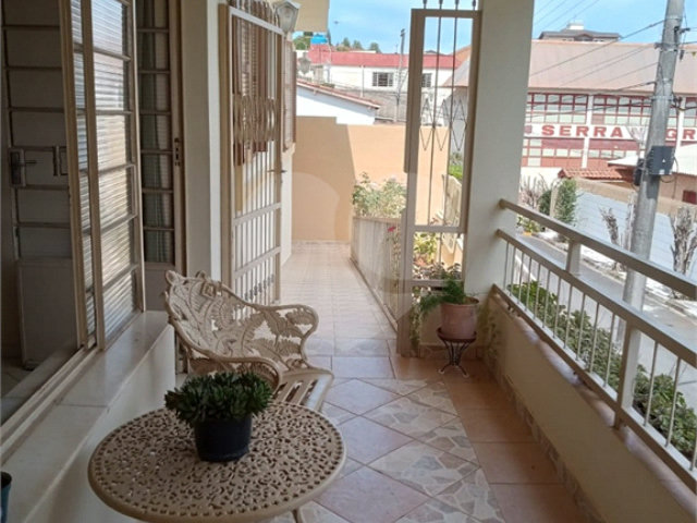Casa à venda com 3 quartos no Centro, Serra Negra, SP