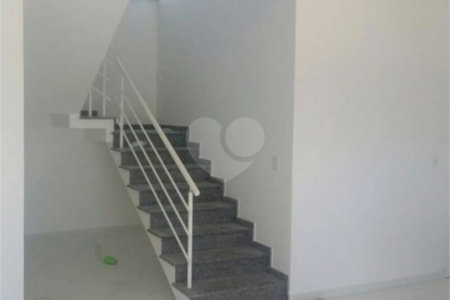Casa à venda com 4 quartos, sendo 2 suítes,  no condomínio Jardim Imperador, Igaratá - SP