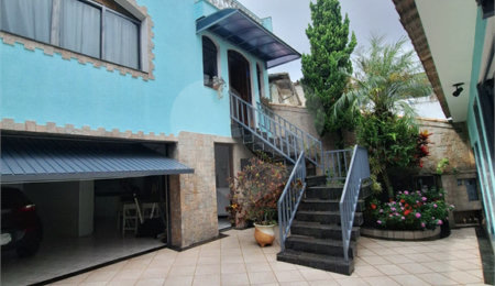 Sobrado à venda com 3 quartos, sendo 1 suíte,  em Vila Santa Terezinha (zona Norte), São Paulo, SP