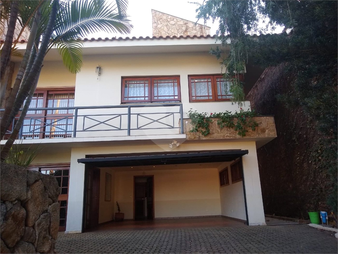 Casa à venda com 4 quartos, sendo 2 suítes, no condomínio Osato, Atibaia - SP
