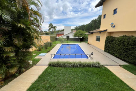 Casa à venda ou para alugar com 4 quartos, sendo 3 suítes, no condomínio Estância Marambaia, Vinhedo - SP
