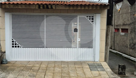 Sobrado à venda com 3 quartos, sendo 1 suíte,  em Jardim Las Vegas, Santo André, SP