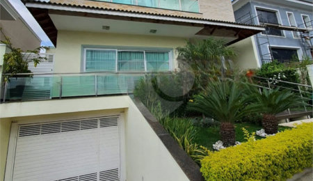 Casa à venda com 4 suítes no condomínio Mirante do Horto, São Paulo - SP