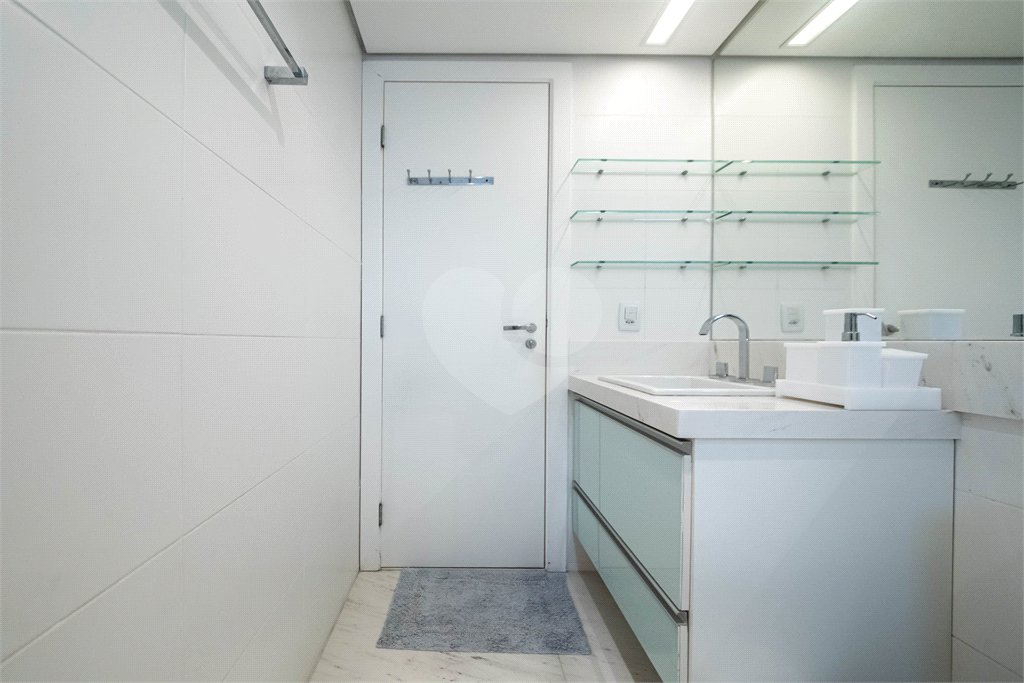 Apartamento à venda com 3 quartos, sendo 2 suítes, em Vila Mariana, São Paulo, SP