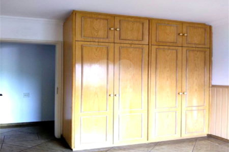 Apartamento à venda com 2 quartos, sendo 1 suíte, em Moema, São Paulo, SP
