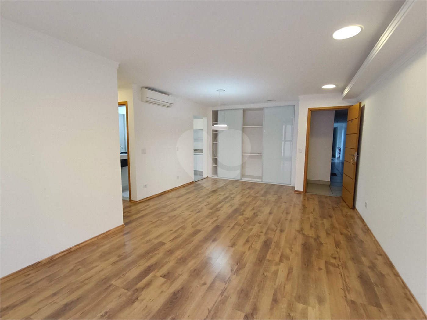 Apartamento à venda com 3 quartos, sendo 1 suíte, no Centro, São Roque, SP