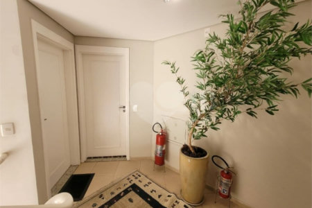 Casa à venda com 3 quartos, sendo 1 suíte, no condomínio Terrara, São Paulo - SP
