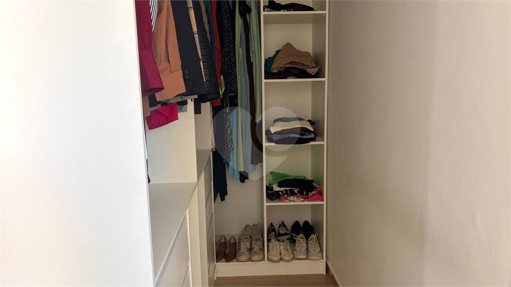Casa à venda com 3 quartos, sendo 1 suíte, no condomínio Residencial Américo de Figueiredo, Sorocaba - SP