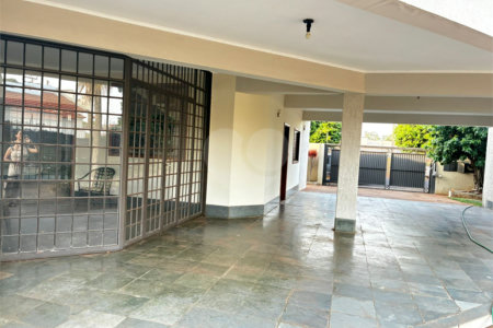 Sobrado para alugar com 4 quartos, sendo 2 suítes,  no Centro, Três Lagoas, MS
