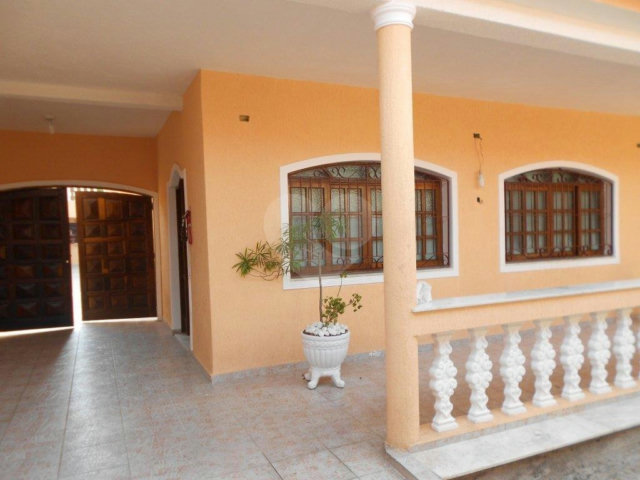 Casa Térrea à venda com 4 quartos, sendo 2 suítes,  em Parque Edu Chaves, São Paulo, SP