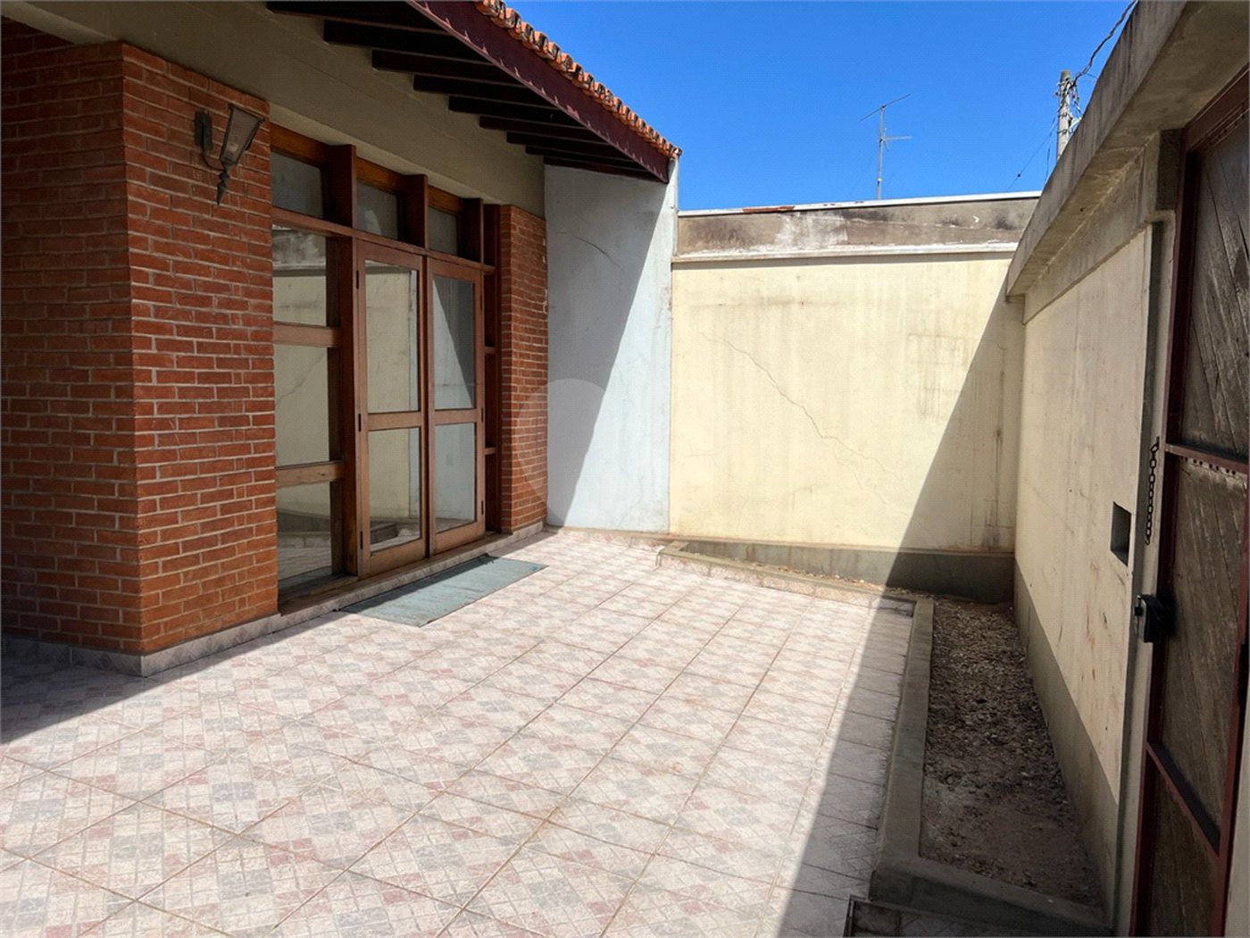 Casa à venda com 3 quartos, sendo 1 suíte, em Vila Vianelo, Jundiaí, SP
