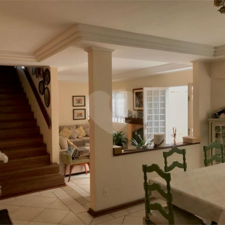 Casa à venda com 4 quartos, sendo 2 suítes,  em Jardim Armênia, Mogi das Cruzes, SP