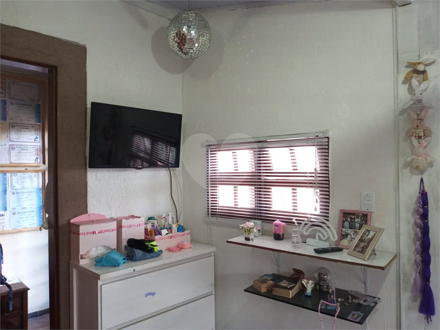 Sobrado à venda com 3 quartos, sendo 1 suíte,  em Vila Caputera, Mogi das Cruzes, SP