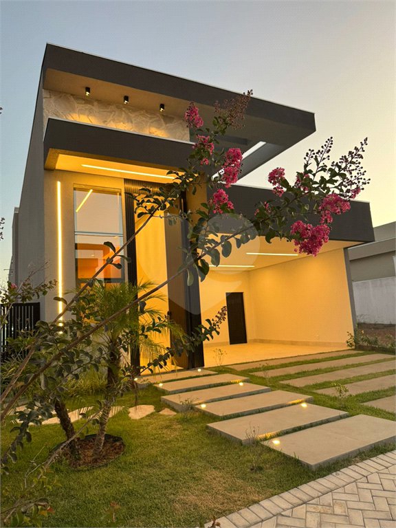 Casa à venda com 3 suítes no condomínio Florais do Parque, Cuiabá - MT