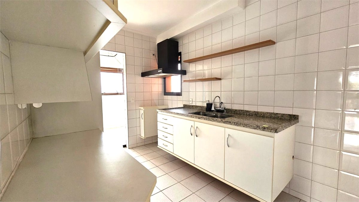 Apartamento para alugar com 3 quartos, sendo 1 suíte, em Alto da Boa Vista, São Paulo, SP