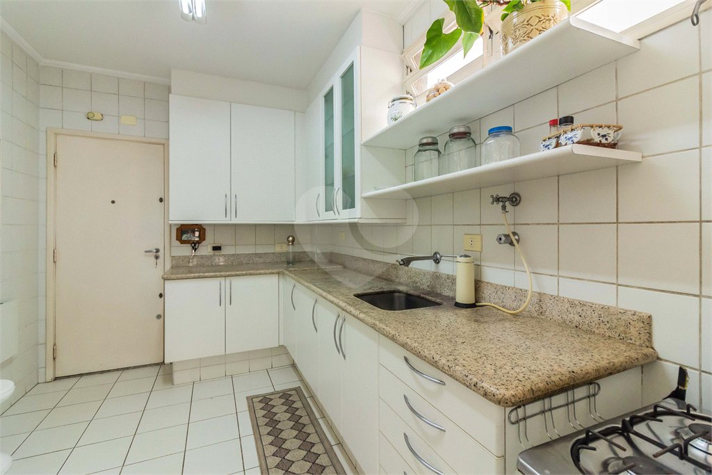 Apartamento à venda com 3 quartos, sendo 1 suíte, em Itaim Bibi, São Paulo, SP