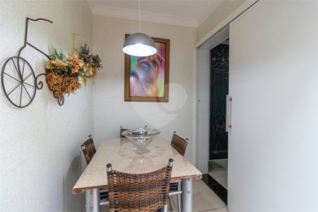 Casa à venda com 3 quartos, sendo 1 suíte, no condomínio Orquideas, São Paulo - SP