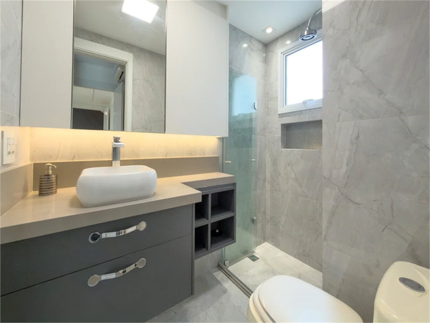 Apartamento à venda com 4 quartos, sendo 2 suítes, em Pinheiros, São Paulo, SP