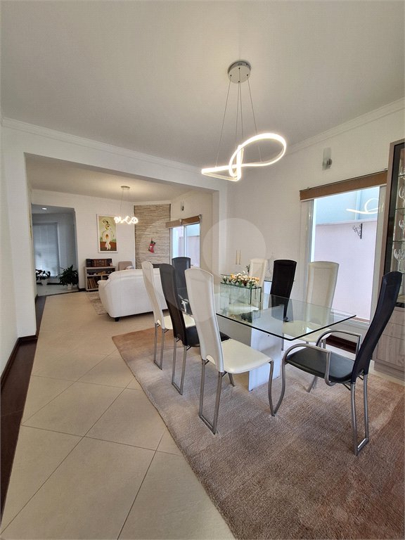 Casa à venda com 3 suítes no condomínio Residencial Villa Di Treviso, Vinhedo - SP