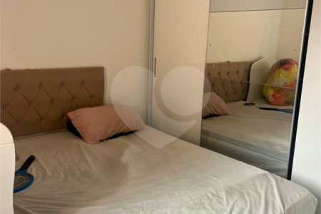 Casa à venda com 2 quartos no condomínio Recanto das Graças, Cotia - SP