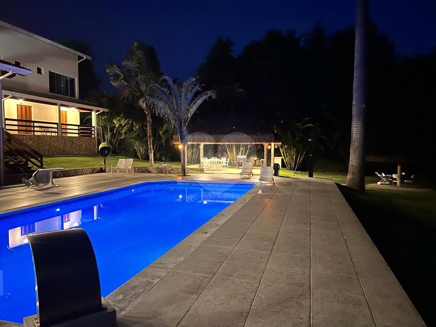 Casa à venda com 4 suítes no Centro, Guararema, SP