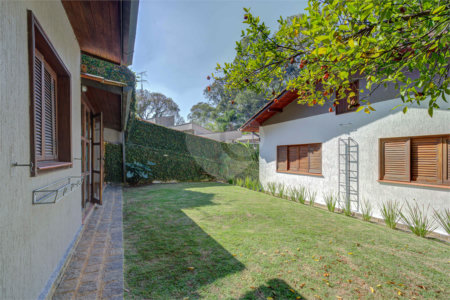 Casa Térrea à venda com 4 quartos, sendo 1 suíte, em Jardim Marajoara, São Paulo, SP