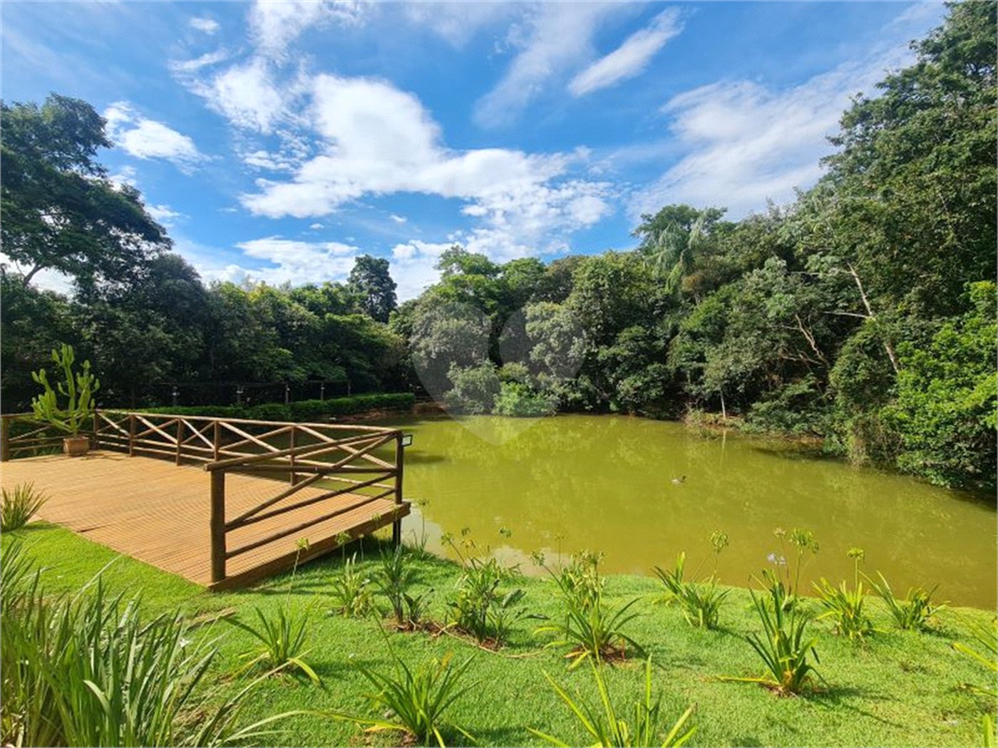Casa à venda com 3 quartos, sendo 1 suíte, no condomínio Golden Park Residence, Sorocaba - SP