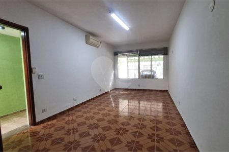 Sobrado para alugar com 3 quartos, sendo 1 suíte,  em Vila Alexandria, São Paulo, SP