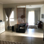 Casa à venda com 5 quartos, sendo 2 suítes, no condomínio Terras de Santa Izabel, Salto - SP