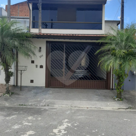 Casa à venda com 3 quartos, sendo 1 suíte,  em Residencial Colinas, Mogi das Cruzes, SP