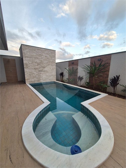 Casa à venda com 4 suítes no condomínio Residencial Dona Maria Candida, Indaiatuba - SP