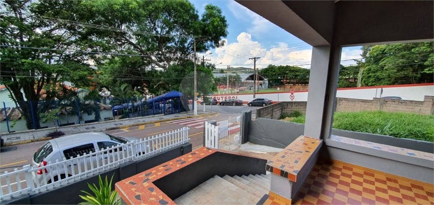 Casa à venda com 2 quartos no Centro, Vinhedo, SP
