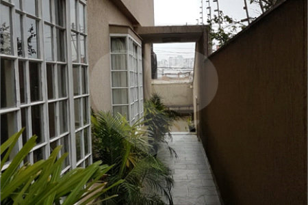 Sobrado à venda com 3 suítes em Vila Gumercindo, São Paulo, SP