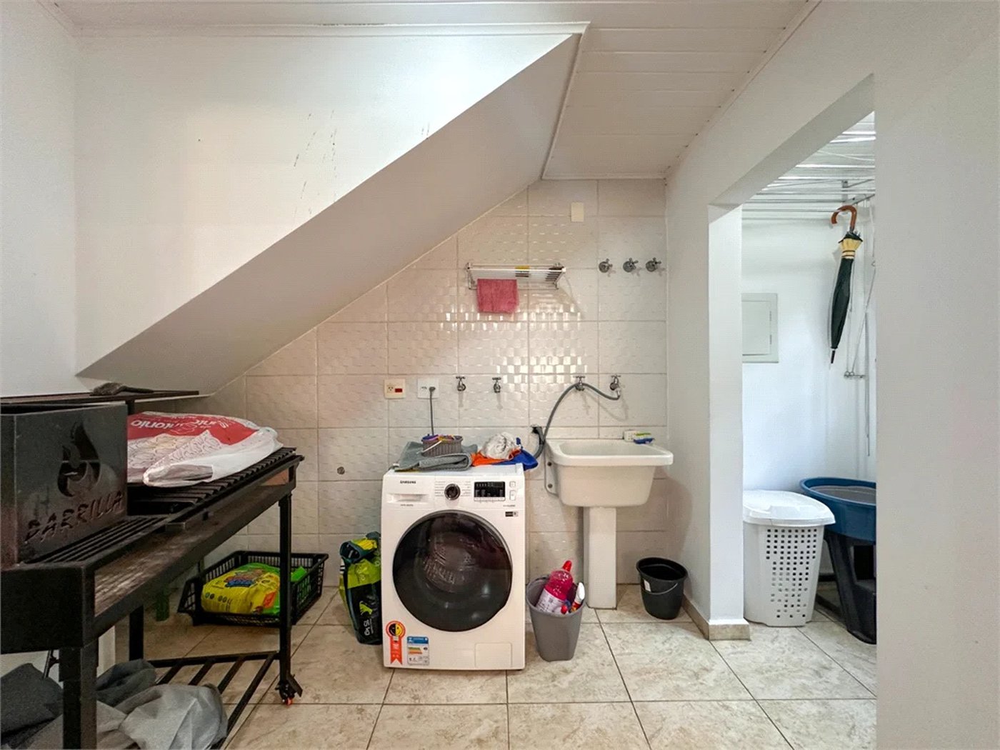 Casa à venda com 3 quartos, sendo 1 suíte, no condomínio Barão do Triunfo, São Paulo - SP
