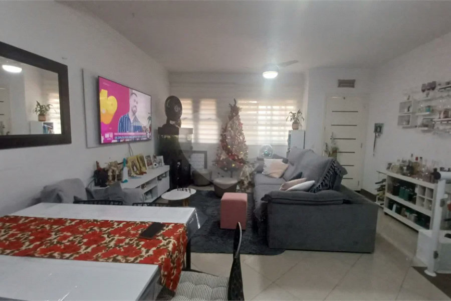 Casa à venda com 3 quartos, sendo 1 suíte, no condomínio Santanna, São Paulo - SP